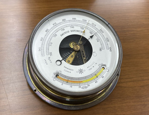 希少 EIWA ANEROID BAROMETER 1966年4月 アネロイド バロメーター 気圧計 温度計 TAKAHASHI OSAKA エイワ 現状品 札幌市手稲区