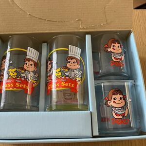 新品　未使用　ペコちゃんグラスセット