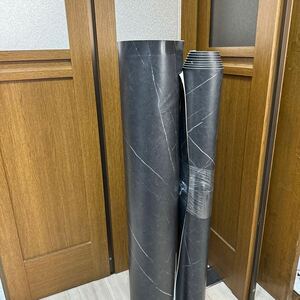 未使用品 端材 クッションフロア 約90cm巾と87cm巾×2.4M 床材 DIY 黒色系 777