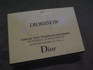 Christian Dior　スノーホワイトニングＵＶコンパクト020ライトベージュ