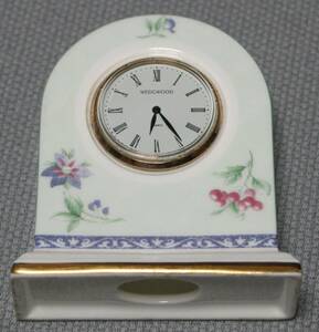 ★WEDG WOOD　ウェッジウッド 　置き時計　時計　クロック　MEADOW FIELD　中古品　現状品　動作確認済み★