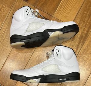 Nike Air Jordan 5 Retro White and Black品番　DD0587-110 新品未使用　試着程度の美品　希少サイズ箱無し JORDAN ナイキ スニーカー