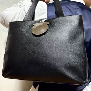 美品/A4収納◎ Salvatore Ferragamo フェラガモ メンズ トートバッグ ビジネス レザー サフィアーノ ガンチーニ金具 シルバー ブラック 黒