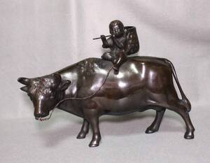 金属工芸◆牛　騎牛　笛吹童子　置物◆◆銅像　ブロンズ像　のったり　騎牛帰家　 bronze cow　33cm ウシ