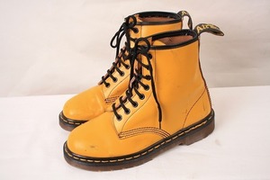 英国製ドクターマーチン UK6/24.5cm～25.0cm/黄 イエロー 8ホール ブーツ メンズ レディース drmartens イングランド 中古 dh2736