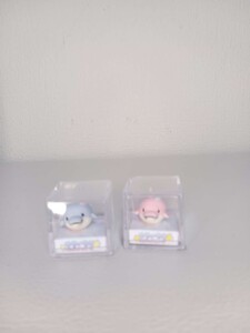 ゆるいるか　ミニチュアキューブ　ピンクとアオ2個セット