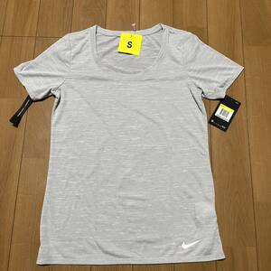 NIKE ナイキ トップス　ランニングウェア スポーツウェア　トレーニングウェア Tシャツ S レディース　ウィメンズ G