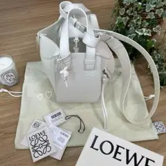 LOEWEロエベ　ハンモックコンパクト　モノクロームコレクション　うさぎチャーム