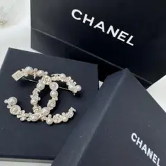 CHANELアイコンブローチ❤