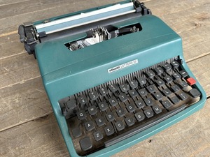 107973 ヴィンテージ　「olivetti LETTERA 32」　タイプライター　MADE IN MEXCO　ビンテージ　アンティーク