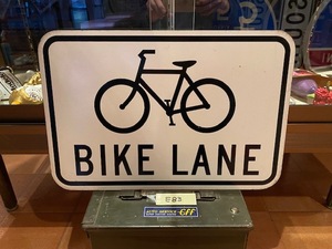 ロードバイク 自転車 ロードサイン バイク 本物 BIKE LANE L E83 未使用品 自転車専用車線 ガレージ インテリア カリフォルニア