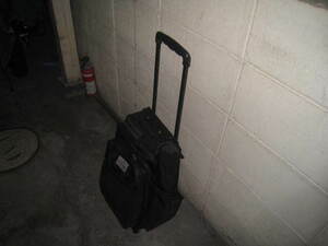 状態最悪で使用感大の古着　3WAYバッグ鞄　車輪付き　コロコロ　キャリーバッグ　リュックザック　バックパック