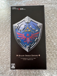 任天度２DS LLゼルダの伝説HYLIAN SHIELD EDITION（中古品）