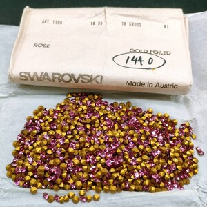 ☆ほぼ未使用 SWAROVSKI スワロフスキー ヴィンテージ ルース 約1400個 1100 18SS 10gross Rose ローズ 裸石 グルーデコ R-475