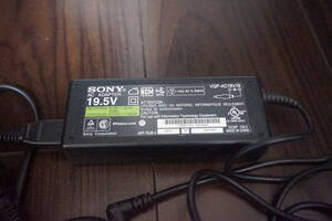 【中古美品/格安】Sony 純正　AC アダプター　19.5V　3.9A VGP-AC19V19 （パソコンやポータブルプレイヤーなど）