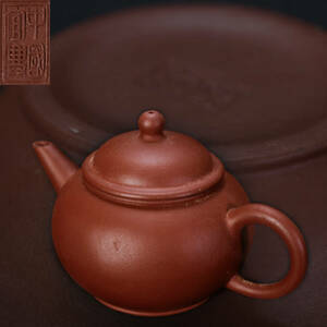 br10703 中国宜興 朱泥急須 紫砂壺 在銘 煎茶道具 茶壺 唐物 9.4x5.8cm 高5.5cm