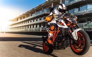 BT MOTO 社製 ECU書き換えソフトウエア KTM SUPERDUKE R / GT / ADVENTURE R / S 1290 2017～2019 年式