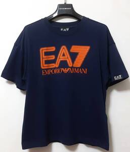 [新品] 8A(8歳) EA7 / ARMANI JUNIOR　ラバー素材のビッグロゴ入り【半袖Tシャツ】◆2024年春夏モデル　男の子用 130cm　◆色：紺