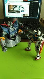 RG01のガンダムとRG34のジオング、組み立て済みをお譲りします。