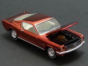 ☆☆日曜夜☆ルース☆1965 FORD MUSTANG 2+2 FASTBACK☆INCLUDES EXCLUSIVE GRIP CLIP☆HOLIDAY CLASSICS 2006☆JOHNNY LIGHTNING☆1/64