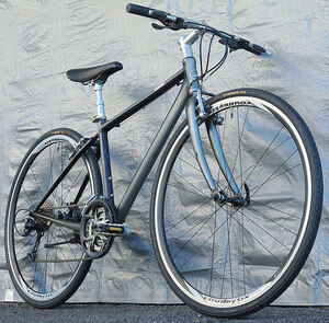 GIANT(タイヤ新品)ESCAPE R3)Shimano 24s)700c)ct43cm)ブラック・ツートンカラー)街乗りクロスバイク 中古