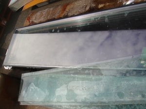2A【棚3009032(2)】強化ガラス 2重ペアガラス 空洞オープン 冷凍冷蔵囲い用 巾27 長さ180 厚み2.7cm 側面研磨済み
