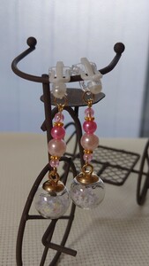 ゆれる星のイヤリング　ピアス　樹脂　ハンドメイド　キッズ