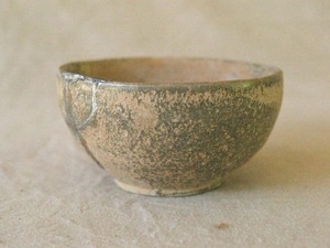 貴重 晋時代 越窯青磁茶碗10ｃｍ やつれ茶碗 カセ 侘 寂 中国古美術 古玩 骨董