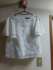 W closetダブルクローゼット◆白透かしチェック柄カットソー◆袖フレア