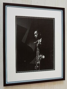 ジョン・コルトレーン/1960/アートピクチャー額装/John Coltrane/ジャズアイコン/Jazz/アートフレーム/インテリア/シンプルな黒額/レトロ