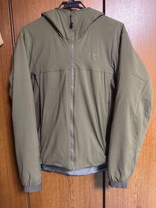 arcteryx leaf atom hoodie ranger green s size アークテリクスリーフ アトム フーディ レンジャーグリーン sサイズ crye spiritus