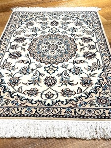 ペルシャ絨毯手織りウール&シルク・希少逸品絨毯・イラン・ラグ・クムデザイン　60cm×90cm nain502