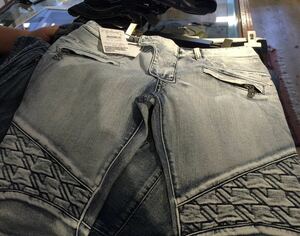 《即完売》BALMAIN/バルマン　 　ストレッチコットンキルティングライトウォッシュバイカーデニム　28