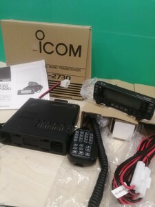 ZB825 美品 IC-2730 ICOM アマチュア無線 無線機 デュアルバンド トランシーバー モービル マイクロホン HM-207 説明書 箱付き アイコム