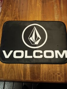 VOLCOM　フロアーマット　カーマット