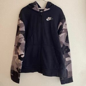 ナイキ　NIKE トップス　パーカー　スウェット　トレーナー　ブラック　グレー　カモフラ　140 150 上着　アウター　ジュニア　キッズ