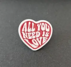 ALL YOU NEED IS LOVE 赤 ピンバッジ N50-18