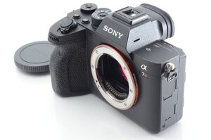 #B277 ★ショット数”１０４９９５”回♪並品★SONY α7RIV ボディ ILCE-7RM4 ソニー