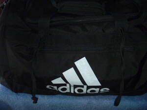 Adidasの黒のスポーツBAG 882