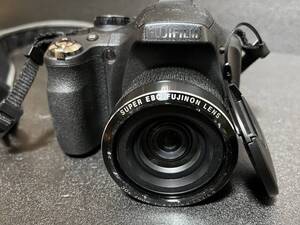 FUJIFILM　デジタルカメラ　FinePix SL300