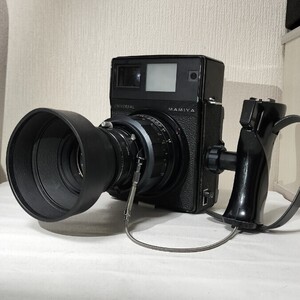 (昭和レトロ)MAMIYA UNIVERSAL マミヤ 中判カメラ フィルムカメラ 。 レンズ MAMIYA-SEKOR P 1：4.7/127mm (現状品)