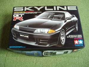 田宮（TAMIYA）タミヤ1/24 NISSAN SKYLINE　GT-R　ニッサン　スカイラインGT-R