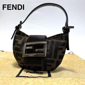 f03【極美品】フェンディ　FENDI ズッカ　キャンバス　レザー　クロワッサン　三日月　ホーボー　ポーチ　ハンドバッグ アクセサリーポーチ