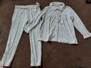 サンリオ ぼんぼんりぼん 長袖パジャマ 130サイズ
