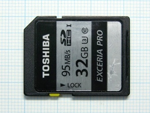 ★TOSHIBA ＳＤＨＣ メモリーカード ３２ＧＢ 中古★送料８５円・１８５円