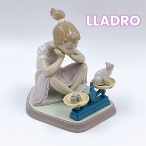 【希少】 LLADRO リヤドロ フィギュリン こんなに大きくなって 猫の体重測定 廃盤