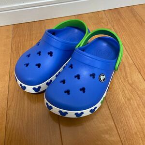 新品 20センチ ジュニア クロックス CROCS ブルー ディズニー柄