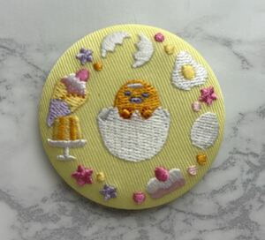 サンリオキャラクターズ　ぐでたま　刺繍缶バッジ　2