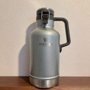 【美品】 STANLEY スタンレー 水筒 1.9L クラシック真空グロウラー ジャグボトル ステンレス 保冷 保温 キャンプ