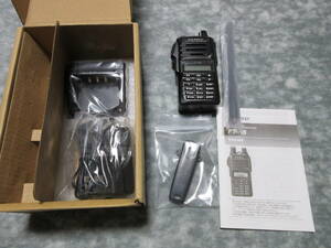 YAESU FT-65 144/430MHz デュアルバンド　ＦＭトランシーバー　箱付　中古 